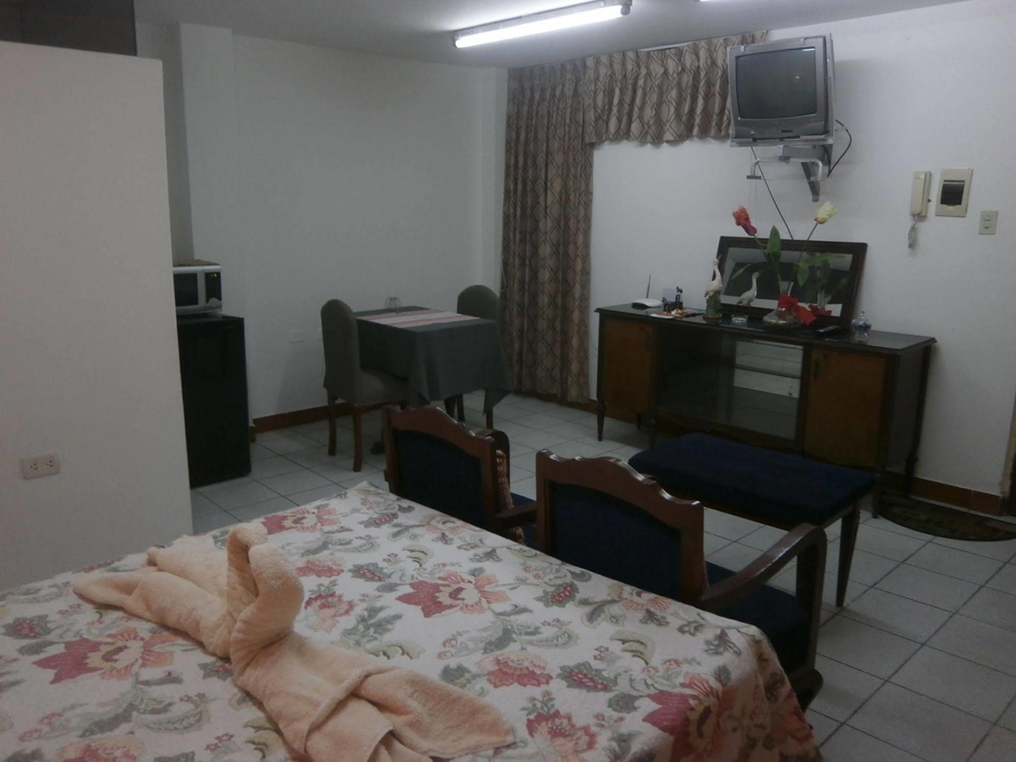 Strenua Santa Maria Suites Trujillo Exterior photo
