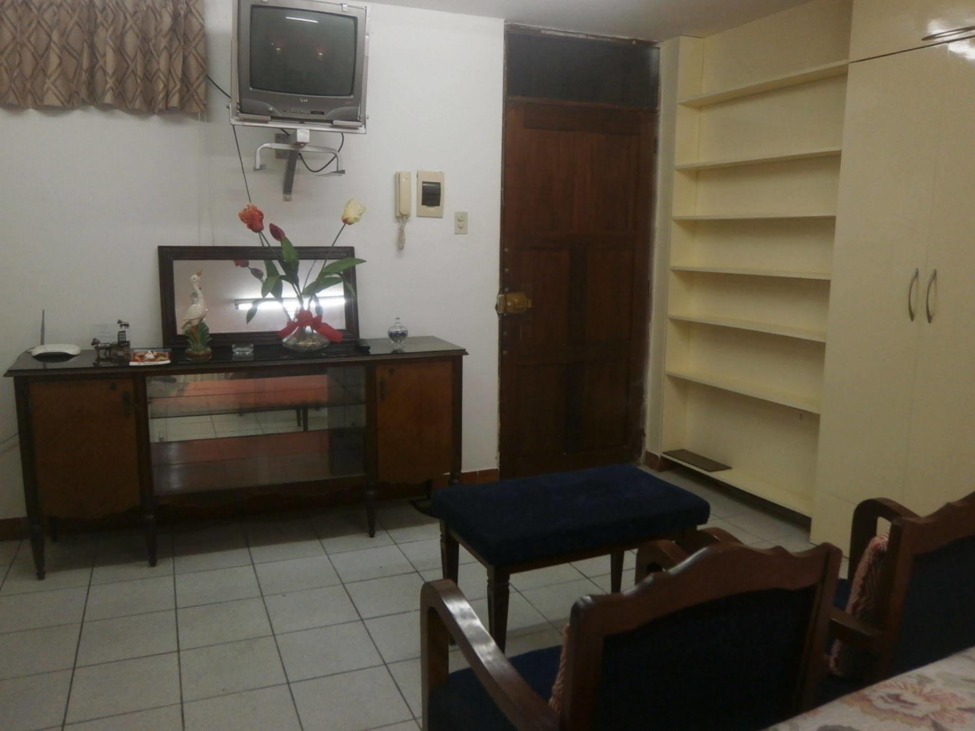Strenua Santa Maria Suites Trujillo Exterior photo