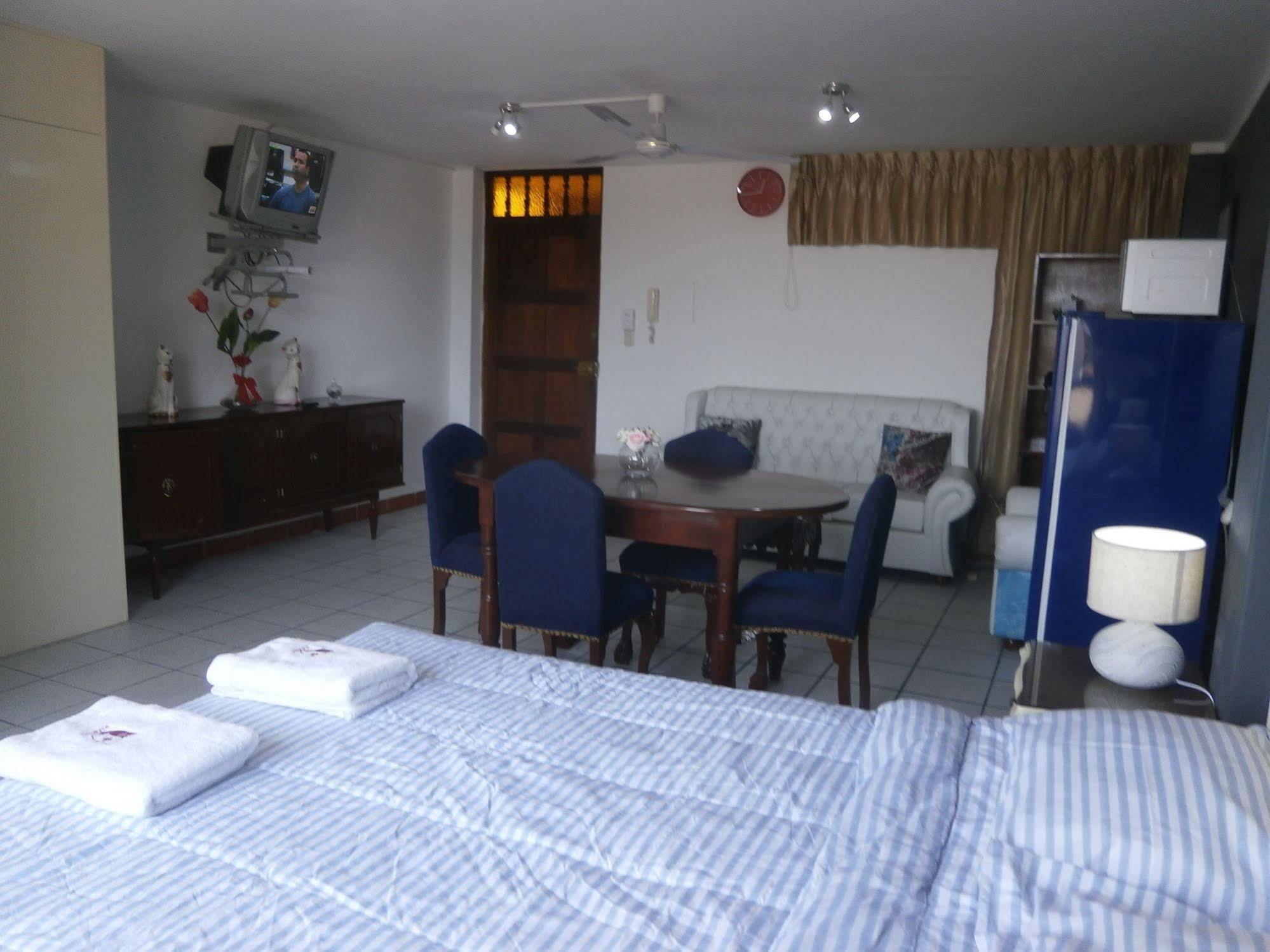 Strenua Santa Maria Suites Trujillo Exterior photo